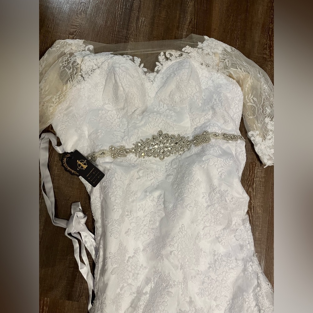 Clothfun wedding dress. Size 12. White - Picture 3 of 8